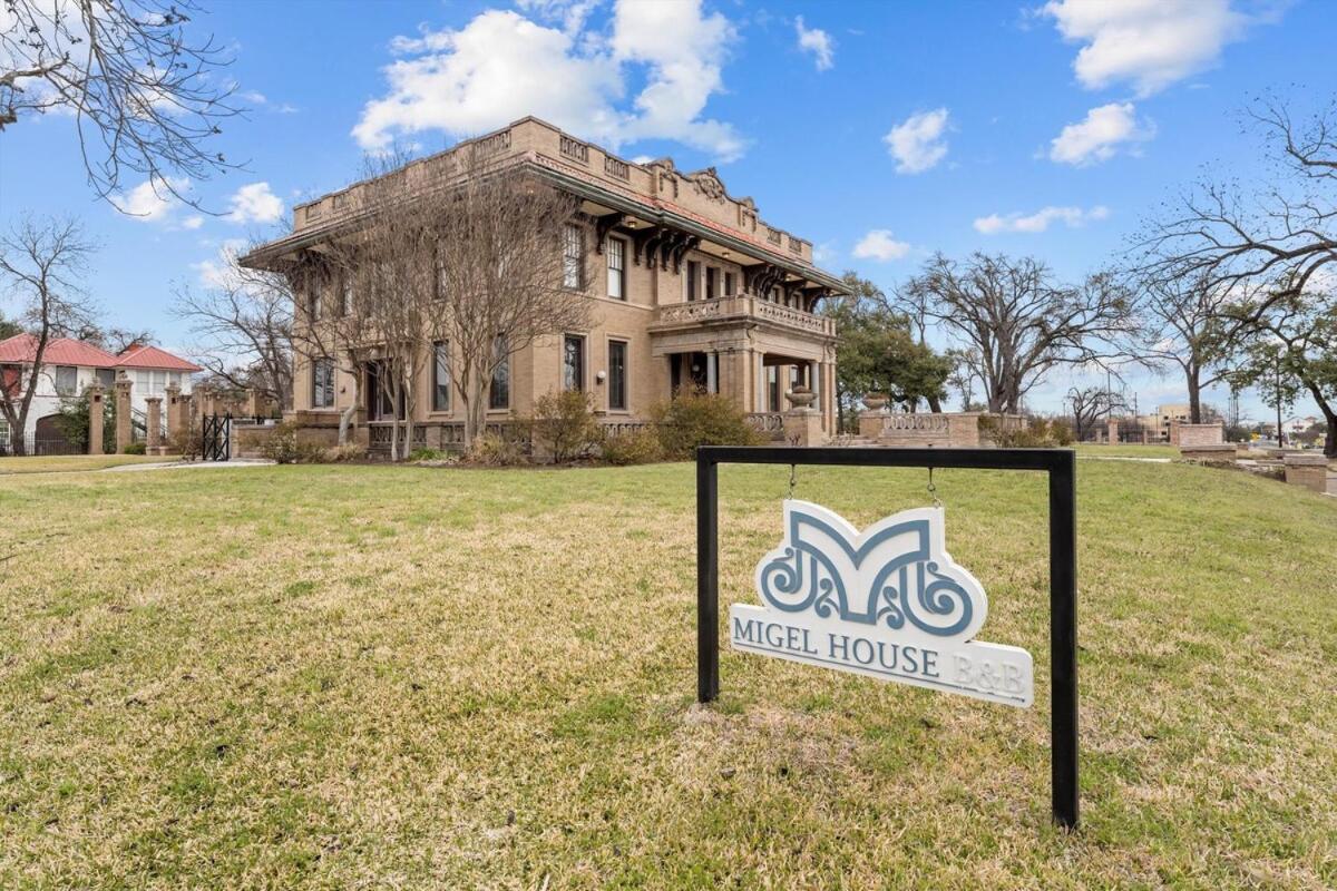 Historic Migel House In Downtown Waco Villa Exterior foto